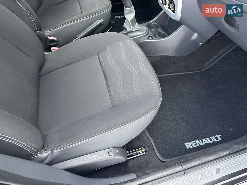 Хетчбек Renault Sandero 2012 в Києві фото 88 Хетчбек Renault Sandero 2012 в Києві