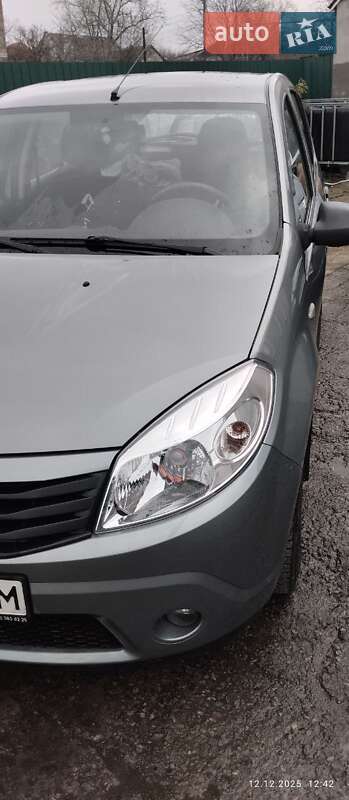Хетчбек Renault Sandero 2011 в Дніпрі