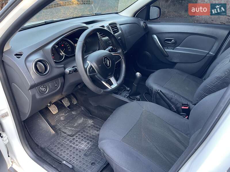 Хэтчбек Renault Sandero 2018 в Каменке фото 20 Хэтчбек Renault Sandero 2018 в Каменке