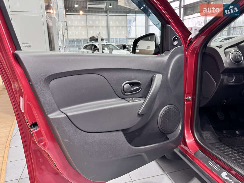 Хэтчбек Renault Sandero 2015 в Одессе