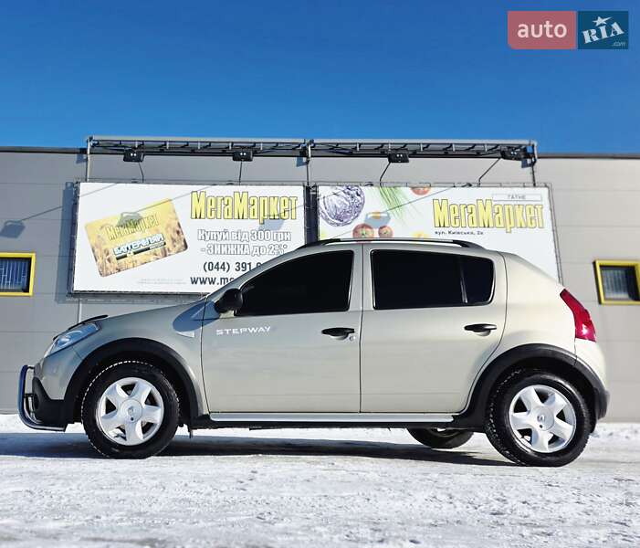 Хэтчбек Renault Sandero 2011 в Киеве