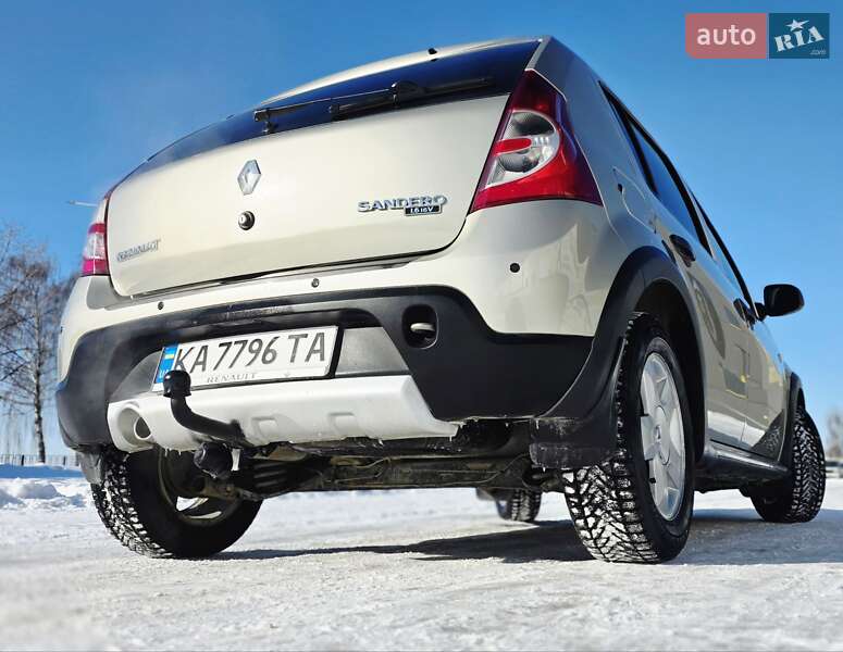Хэтчбек Renault Sandero 2011 в Киеве