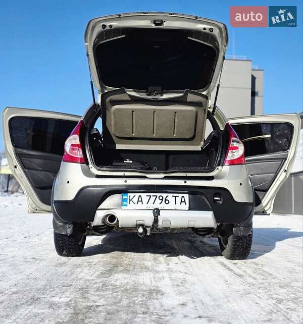 Хэтчбек Renault Sandero 2011 в Киеве