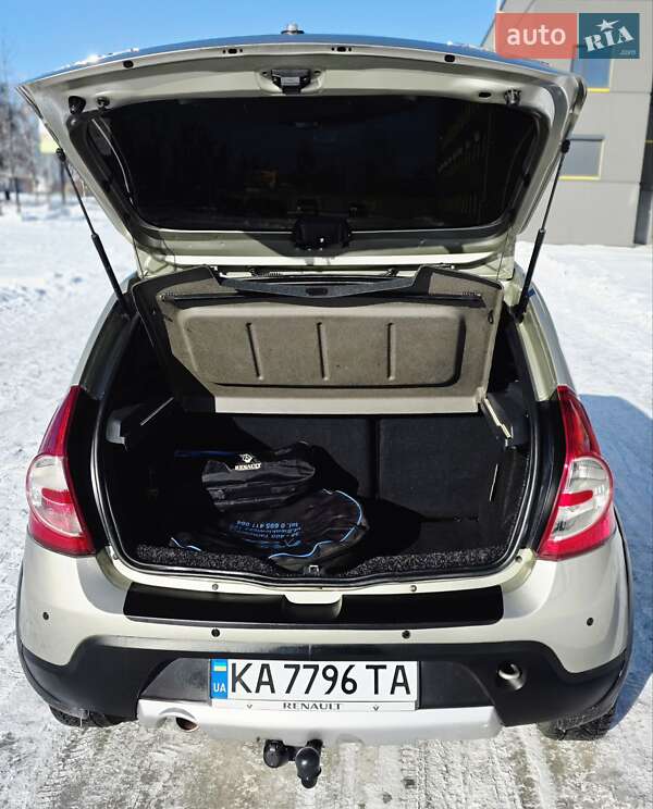 Хэтчбек Renault Sandero 2011 в Киеве