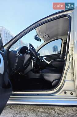 Хэтчбек Renault Sandero 2011 в Киеве