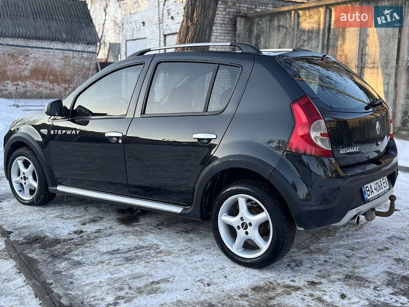 Хэтчбек Renault Sandero 2013 в Лубнах