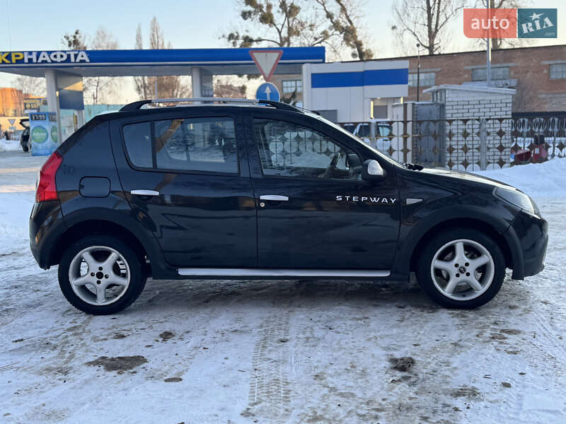 Хэтчбек Renault Sandero 2013 в Лубнах