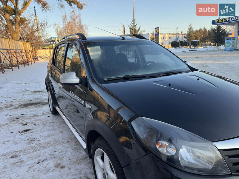 Хэтчбек Renault Sandero 2013 в Лубнах
