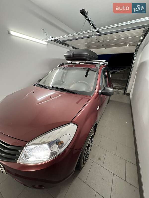 Хэтчбек Renault Sandero 2011 в Ужгороде фото Хэтчбек Renault Sandero 2011 в Ужгороде