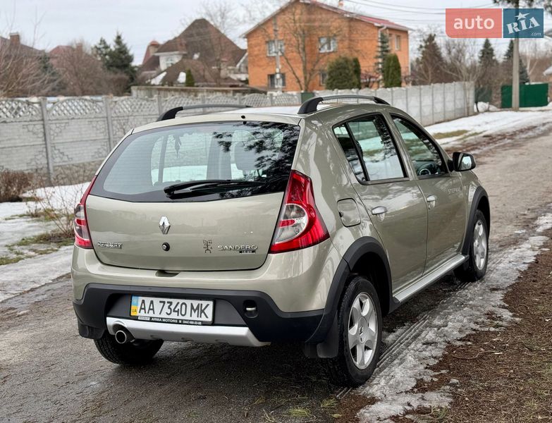 Хэтчбек Renault Sandero 2012 в Киеве