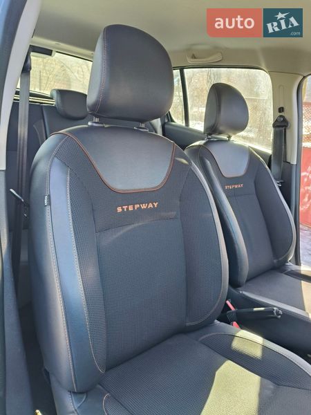 Хэтчбек Renault Sandero 2017 в Киеве