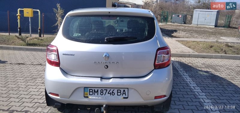 Хетчбек Renault Sandero 2013 в Ромнах