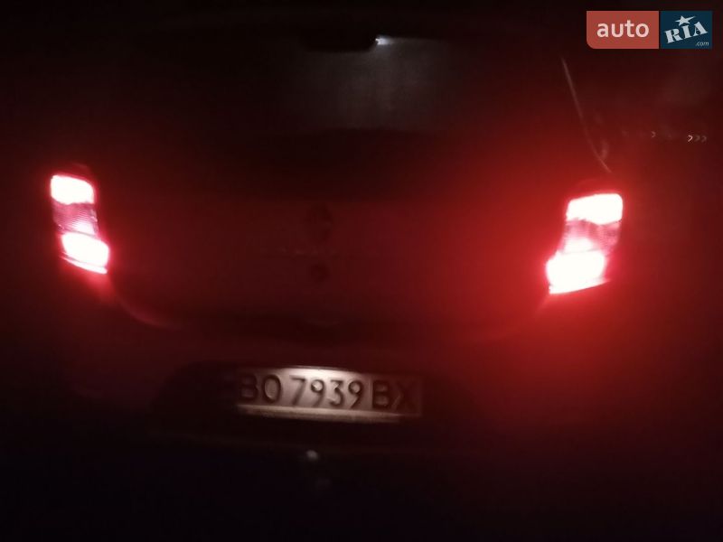 Хэтчбек Renault Sandero 2016 в Гусятине