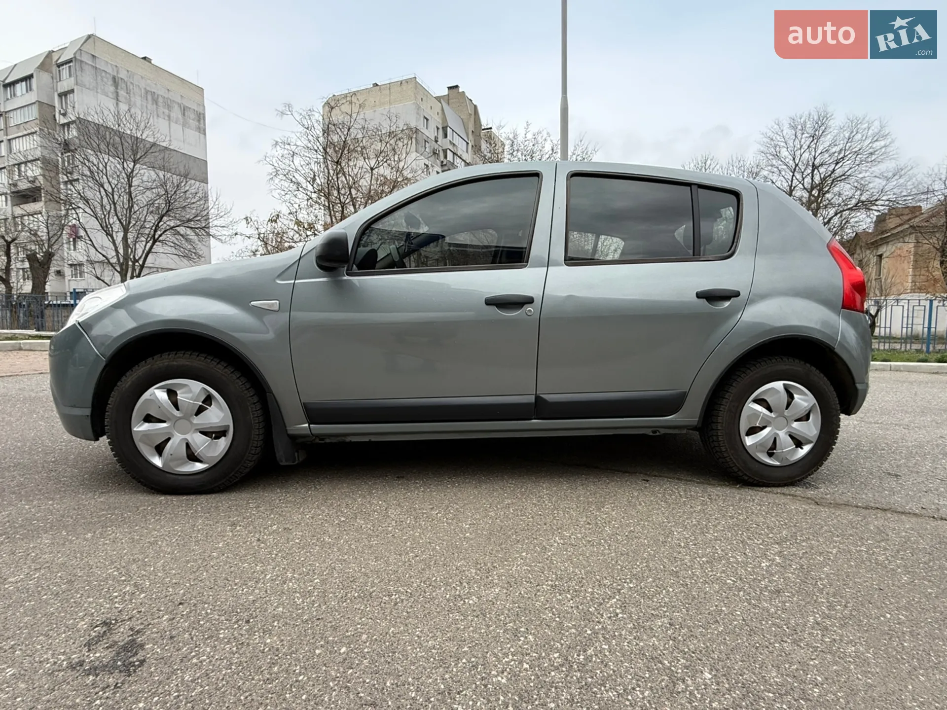 2011 Renault Sandero - фото 1