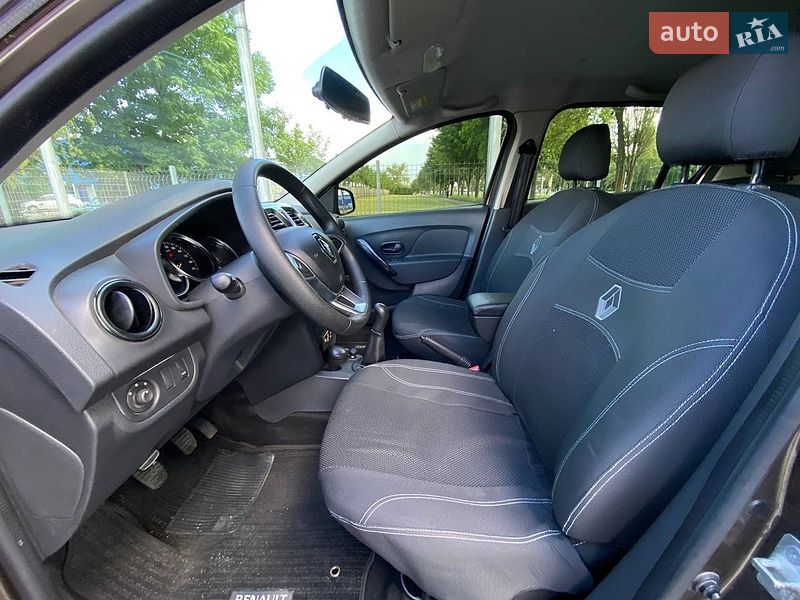 Хэтчбек Renault Sandero 2017 в Днепре фото 10 Хэтчбек Renault Sandero 2017 в Днепре