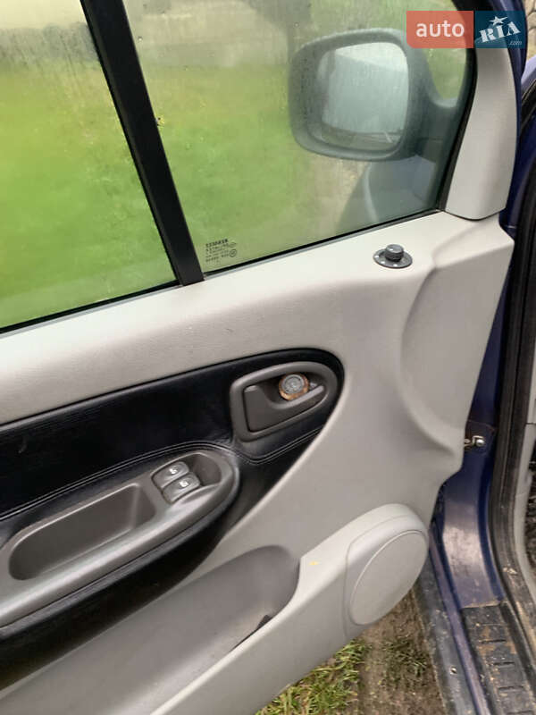 Минивэн Renault Scenic RX4 2000 в Бродах