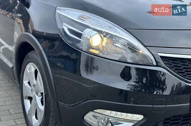 Минивэн Renault Scenic XMOD 2013 в 