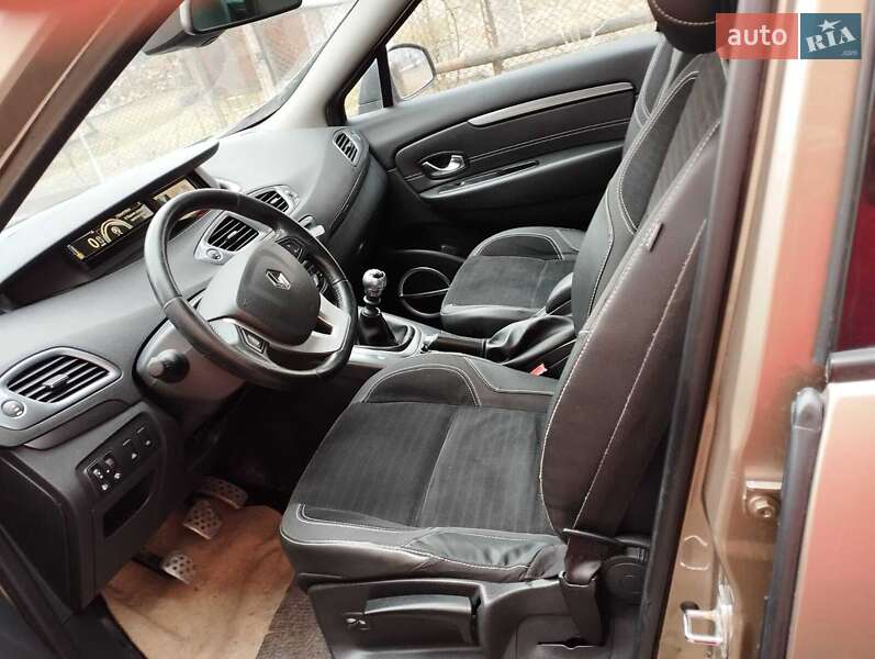 Мінівен Renault Scenic XMOD 2013 в Млиніві