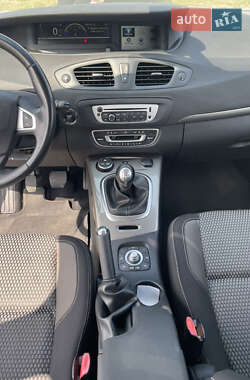 Минивэн Renault Scenic XMOD 2013 в 