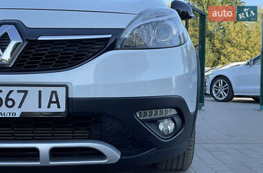 Минивэн Renault Scenic XMOD 2013 в 