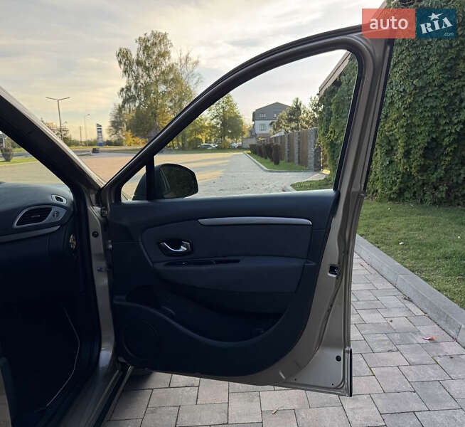 Минивэн Renault Scenic XMOD 2016 в Ивано-Франковске