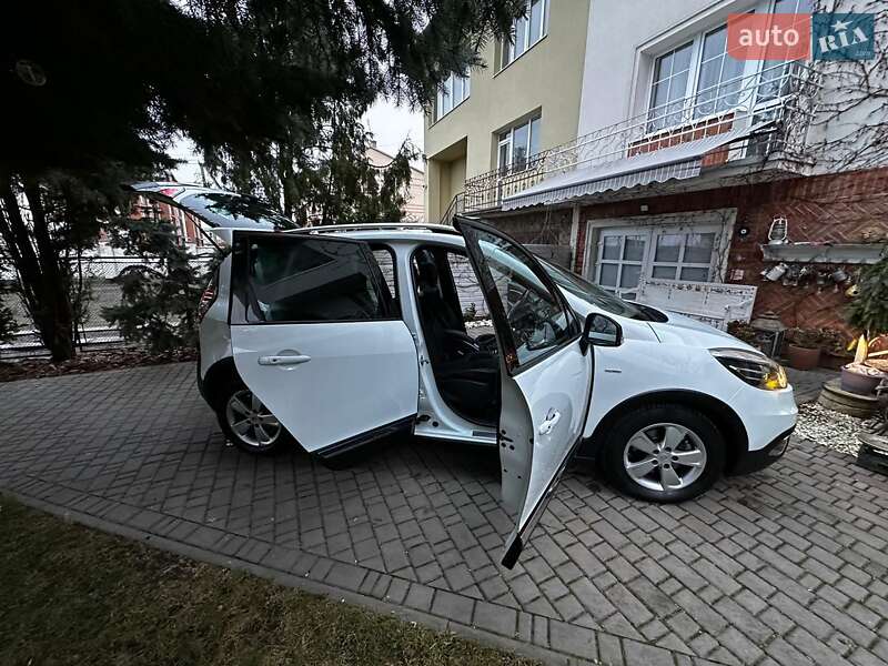 Мінівен Renault Scenic XMOD 2015 в Львові