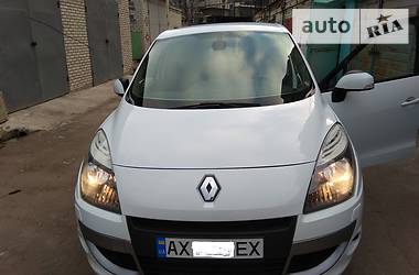 Мінівен Renault Scenic 2011 в 