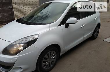Мінівен Renault Scenic 2011 в 