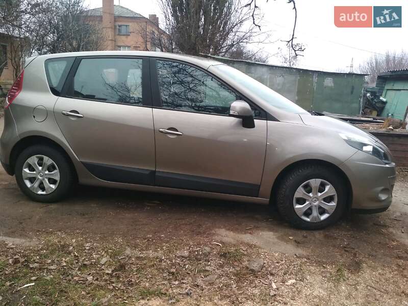 Renault Scenic 2011