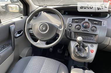 Хетчбек Renault Scenic 2008 в 