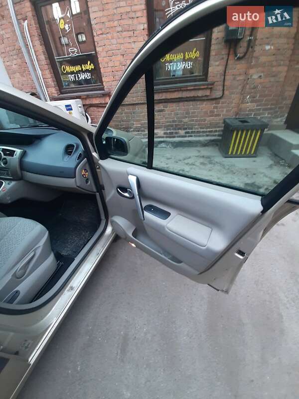Минивэн Renault Scenic 2006 в Житомире