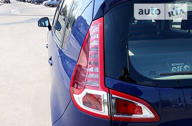Мінівен Renault Scenic 2011 в 