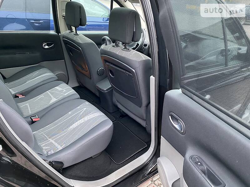 Мінівен Renault Scenic 2006 в Рівному фото 10 Мінівен Renault Scenic 2006 в Рівному
