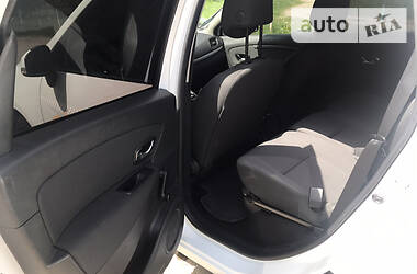 Хетчбек Renault Scenic 2012 в 