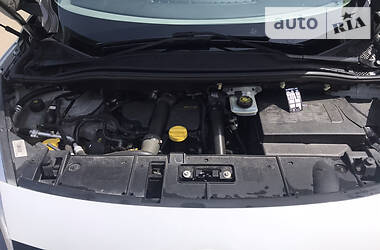 Хетчбек Renault Scenic 2012 в 