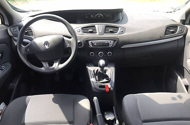 Хетчбек Renault Scenic 2012 в 