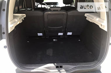 Хетчбек Renault Scenic 2012 в 