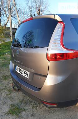 Минивэн Renault Scenic 2011 в Могилев-Подольске