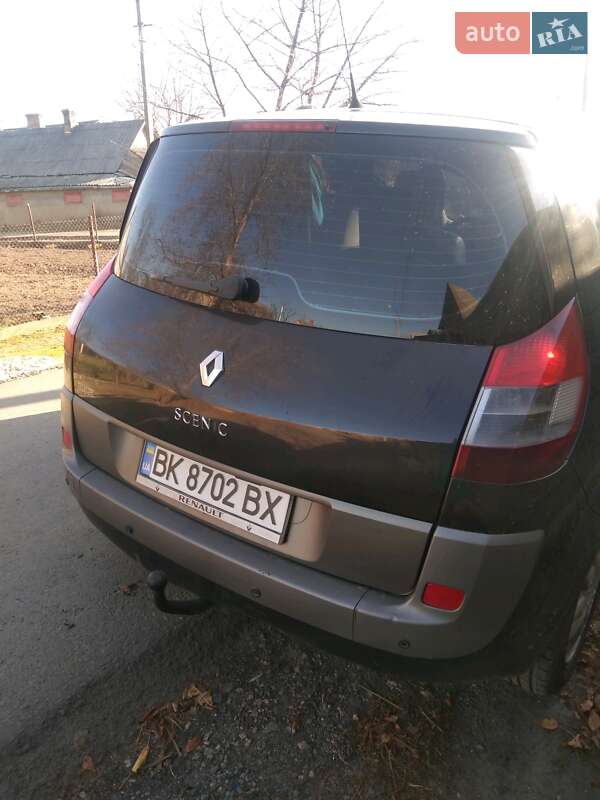 Минивэн Renault Scenic 2005 в Корце
