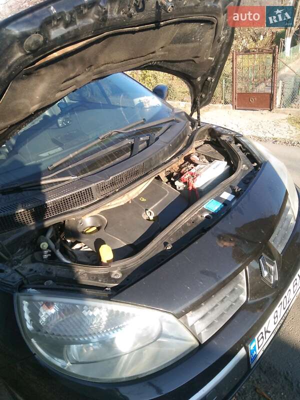 Минивэн Renault Scenic 2005 в Корце