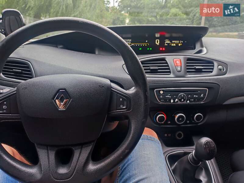 Мінівен Renault Scenic 2011 в Чернівцях