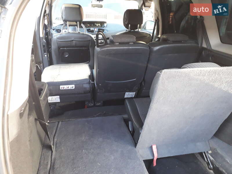 Минивэн Renault Scenic 2011 в Раздельной