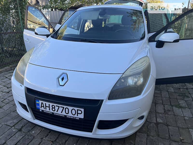 Мінівен Renault Scenic 2009 в Краматорську