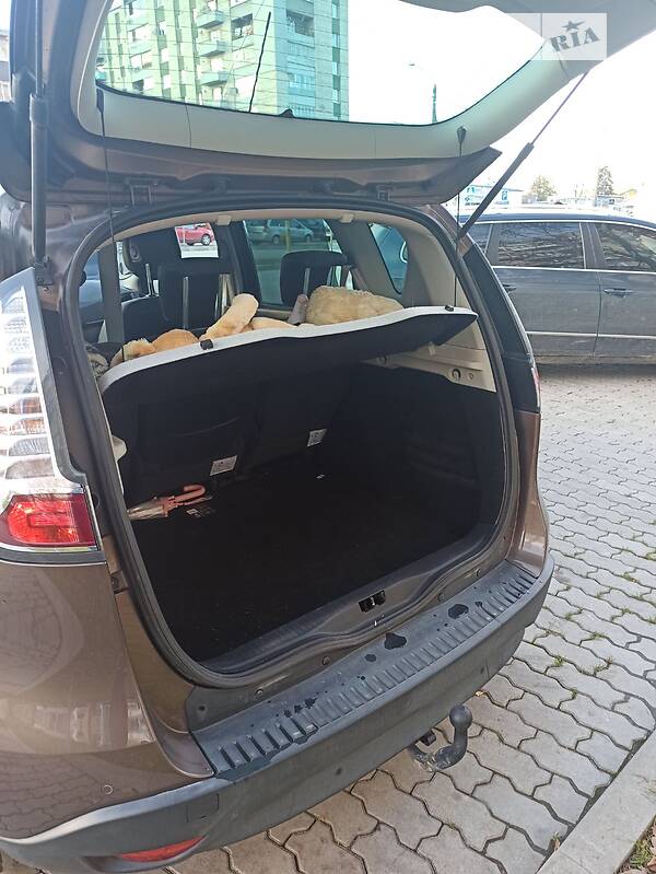 Минивэн Renault Scenic 2012 в Дрогобыче