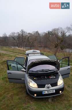 Минивэн Renault Scenic 2004 в 