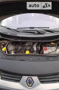 Минивэн Renault Scenic 2004 в 