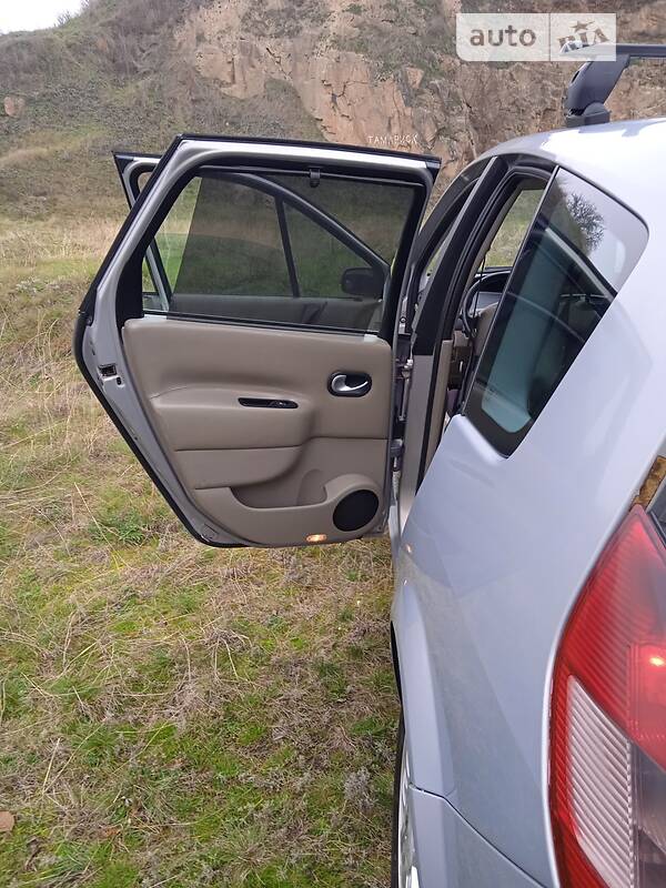 Минивэн Renault Scenic 2004 в Белой Церкви