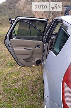 Минивэн Renault Scenic 2004 в 