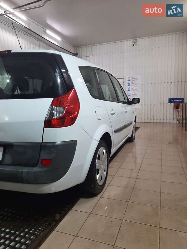 Минивэн Renault Scenic 2007 в Лохвице
