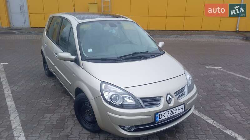 Минивэн Renault Scenic 2009 в 